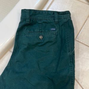 IZOD men’s shorts. As New.